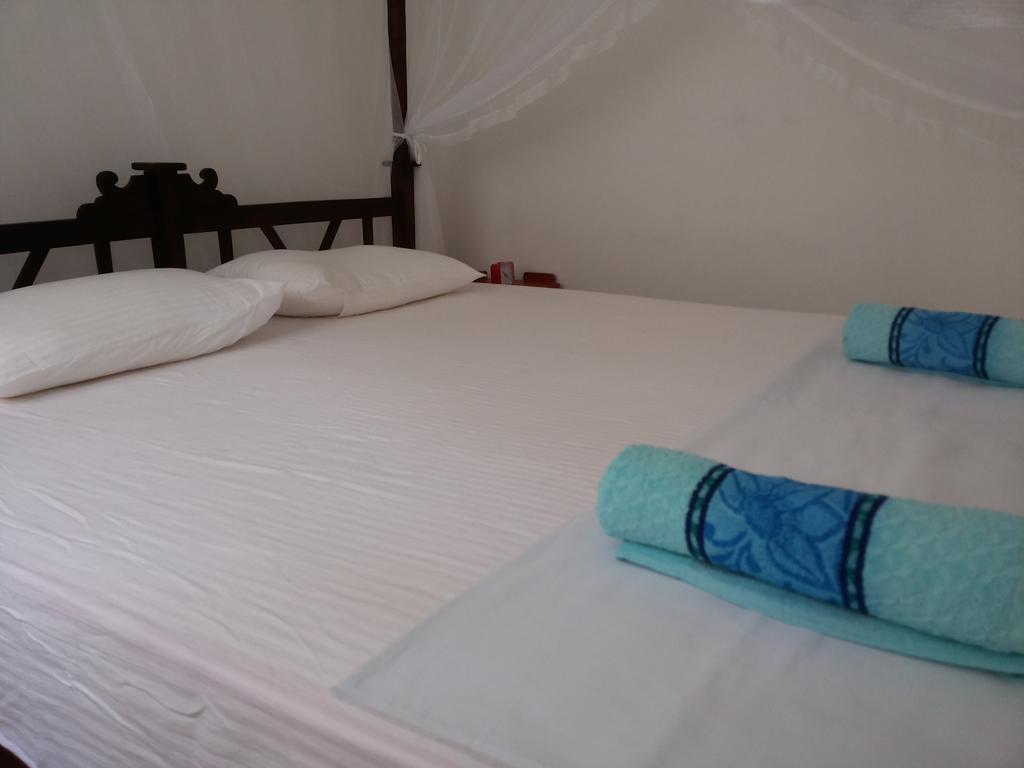 Singha Holidays Villa Mirissa Room photo