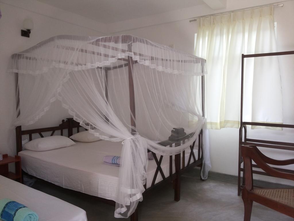 Singha Holidays Villa Mirissa Room photo