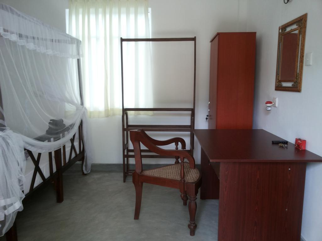 Singha Holidays Villa Mirissa Room photo